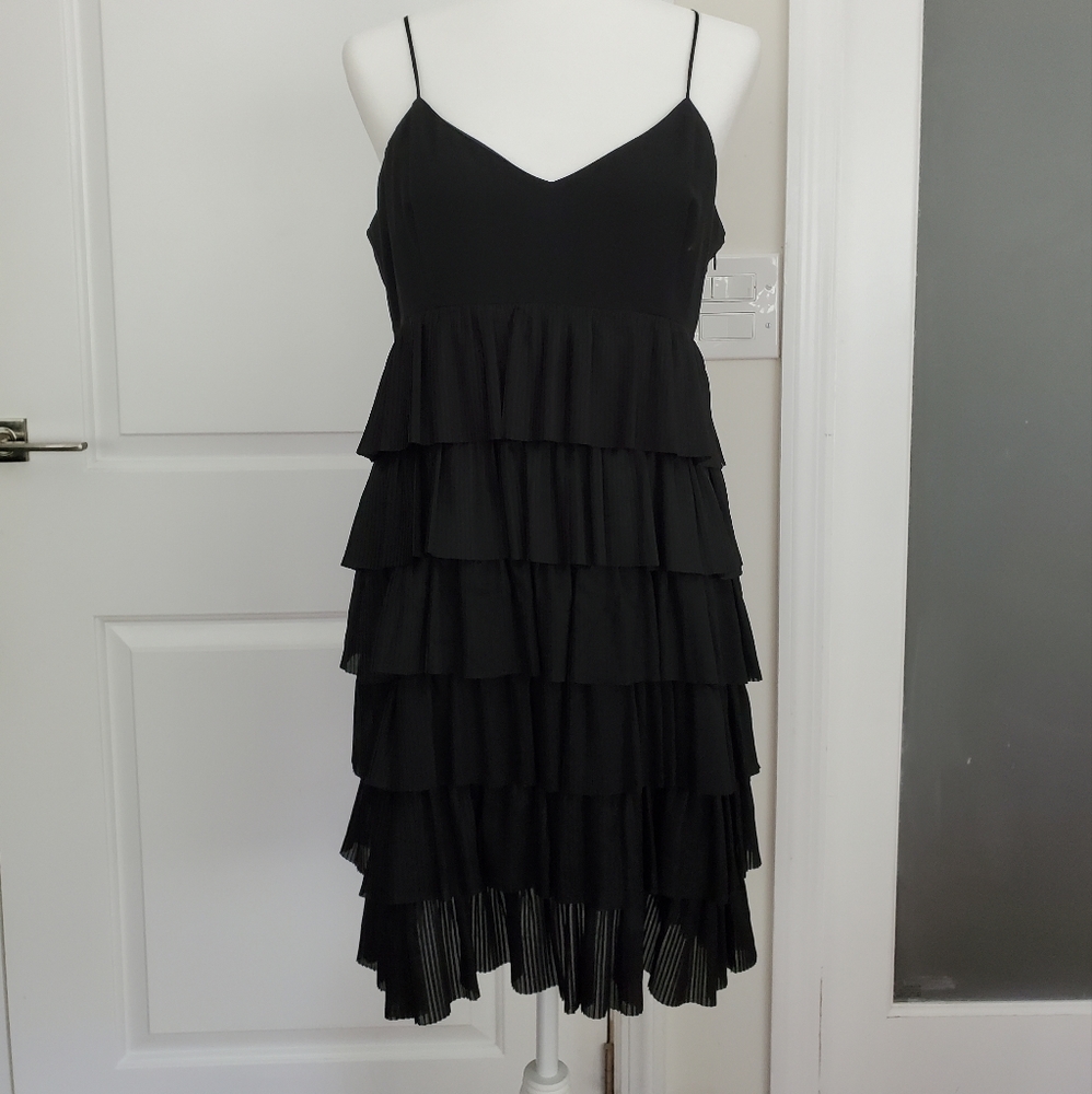 Club Monaco Tiered Ruffle Pleated Party lbd Dress.